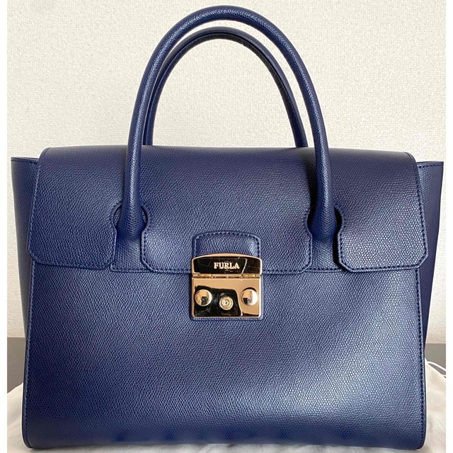 Furla(フルラ)の3/15まで値下げ！【FURLA】メトロポリス　サッチェル　ネイビー レディースのバッグ(ハンドバッグ)の商品写真