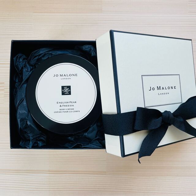 Jo Malone(ジョーマローン)のJo MALONE  イングリッシュ ペアー&フリージア ボディクリーム コスメ/美容のボディケア(ボディクリーム)の商品写真