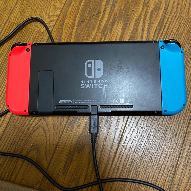 【最終値下げ】Nintendo Switch  【本体+両ジョイコン】 1