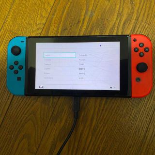 ニンテンドースイッチ(Nintendo Switch)の【最終値下げ】Nintendo Switch  【本体+両ジョイコン】(家庭用ゲーム機本体)