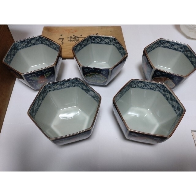 【箱付き新品】有田焼　小鉢5個セット　祥楽作　献上古伊万里　六角小付揃 インテリア/住まい/日用品のキッチン/食器(食器)の商品写真