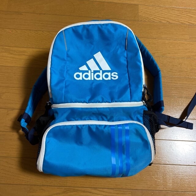 adidas(アディダス)の専用ページ　adidas 子供用　サッカー　リュックパック　 スポーツ/アウトドアのサッカー/フットサル(その他)の商品写真