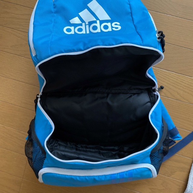 adidas(アディダス)の専用ページ　adidas 子供用　サッカー　リュックパック　 スポーツ/アウトドアのサッカー/フットサル(その他)の商品写真