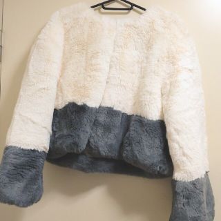 ザラ(ZARA)の【新品】ECLINファージャケット ファーコート ショートコーㇳ(毛皮/ファーコート)