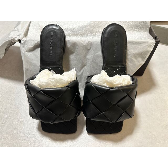 かわいい! Bottega Veneta ボッテガヴェネタ リド フラットサンダル