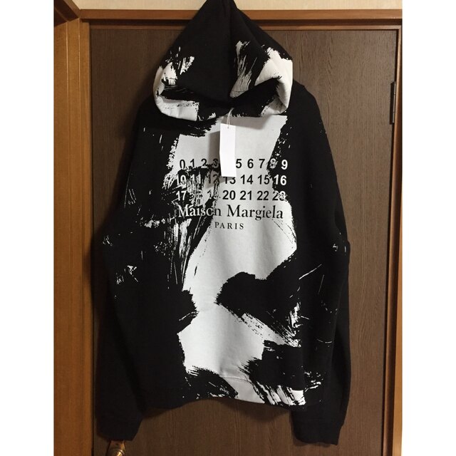 完売】 Maison Martin パーカー ブラック スウェット ロゴ ペイント