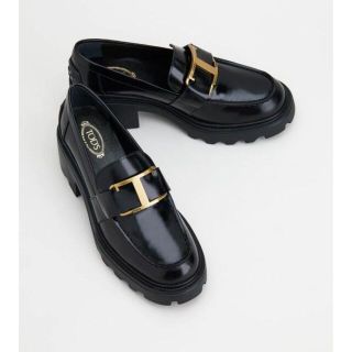 トッズ(TOD'S)のトッズ　タイムレス　ゴールドメタルレザーローファー　38(ローファー/革靴)