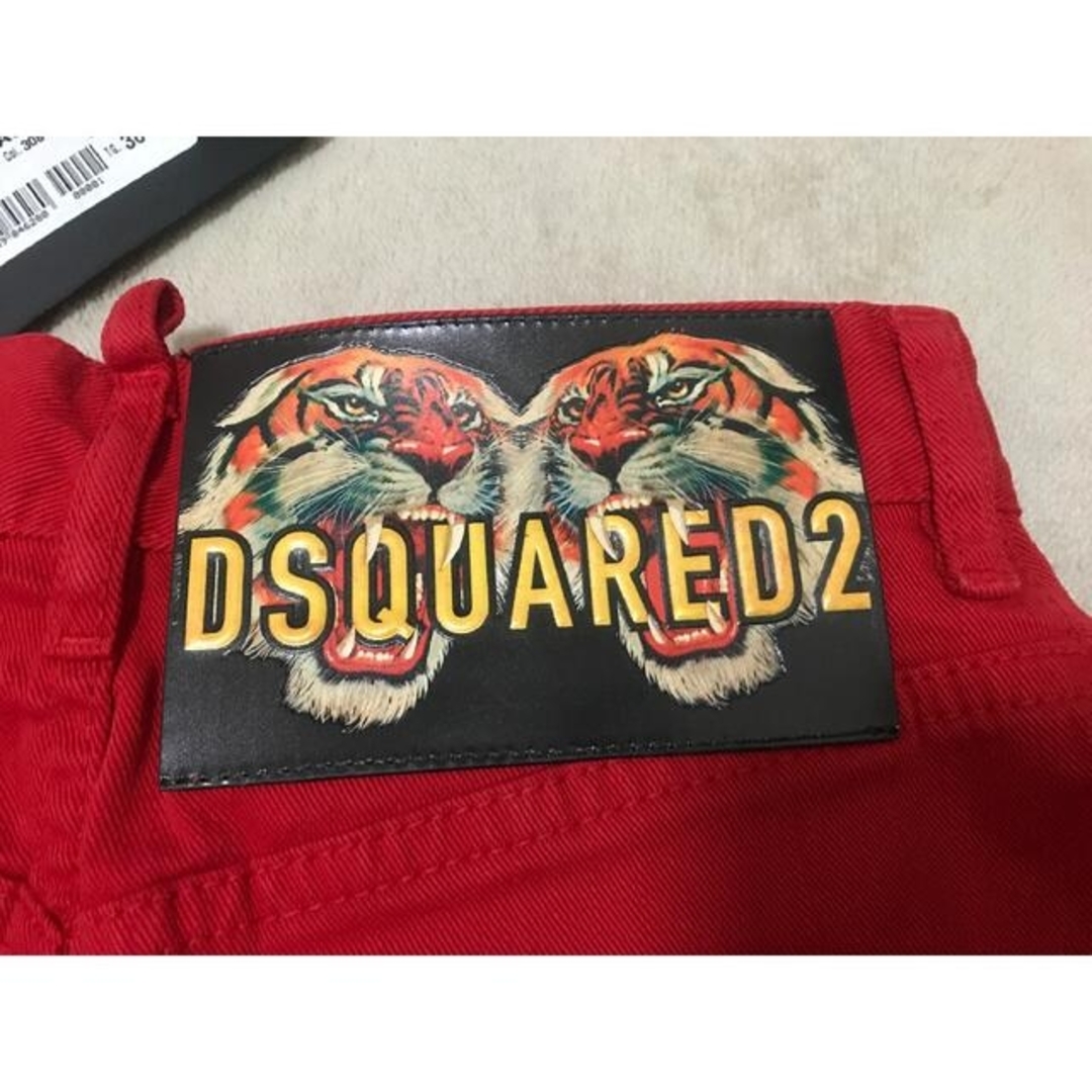 DSQUARED2(ディースクエアード)の新品未使用タグ付　Dsquared2ダメージデニム ミニスカート レディースのスカート(ミニスカート)の商品写真