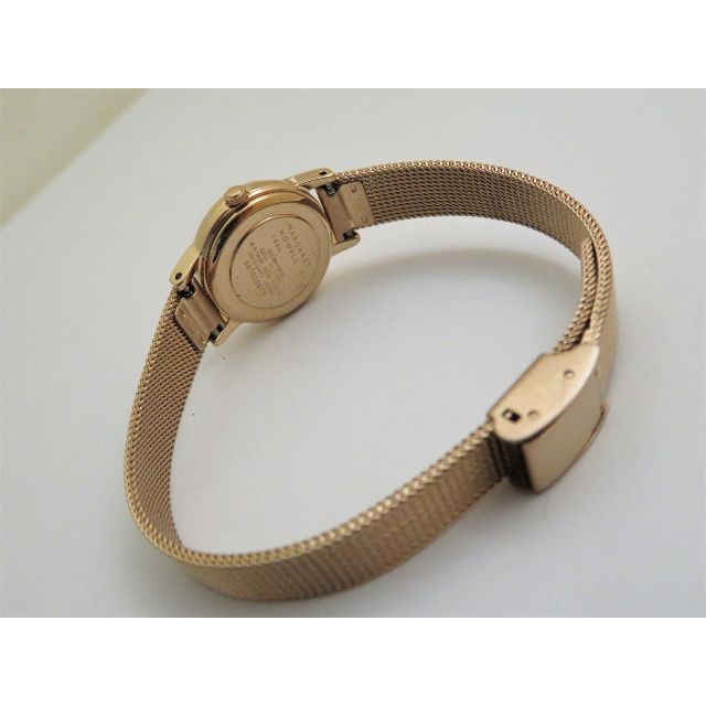 MARGARET HOWELL(マーガレットハウエル)のMARGARET HOWELL idea ソーラー腕時計 ゴールド  レディースのファッション小物(腕時計)の商品写真