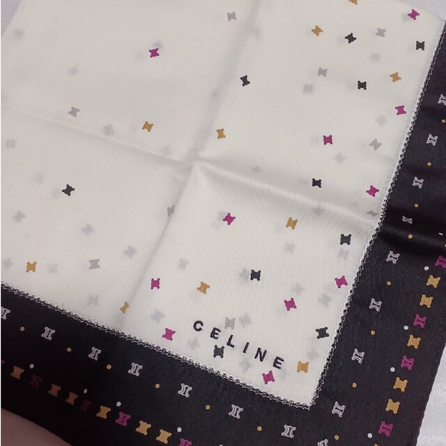 celine(セリーヌ)の値下げ📌セリーヌ☆大判ハンカチーフ58×58 レディースのファッション小物(ハンカチ)の商品写真