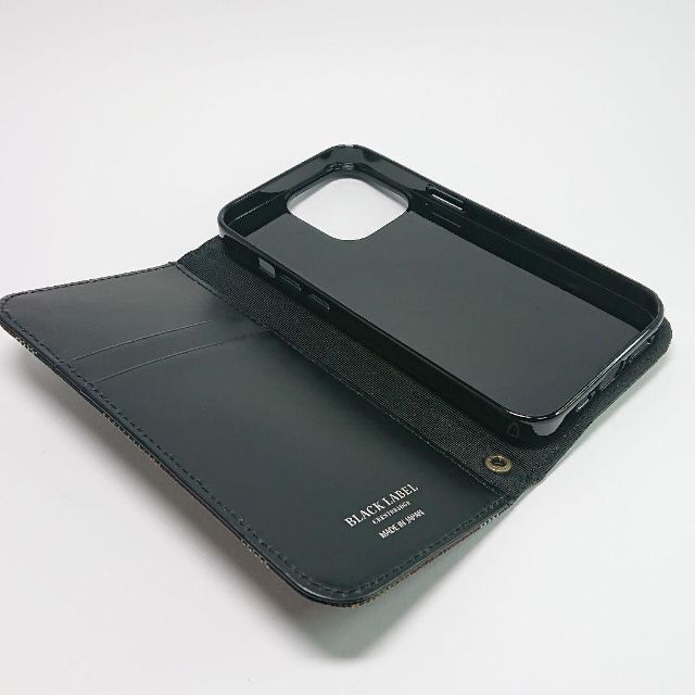 BLACK LABEL CRESTBRIDGE(ブラックレーベルクレストブリッジ)の【新品タグ付き】ブラックレーベルクレストブリッジ 手帳型iPhoneケース 18 スマホ/家電/カメラのスマホアクセサリー(iPhoneケース)の商品写真