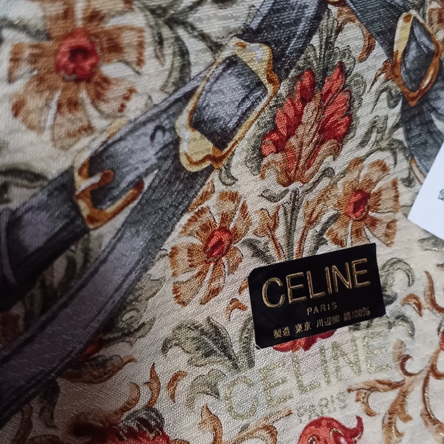 celine(セリーヌ)の値下げ📌セリーヌ☆大判ハンカチーフ58×58 レディースのファッション小物(ハンカチ)の商品写真