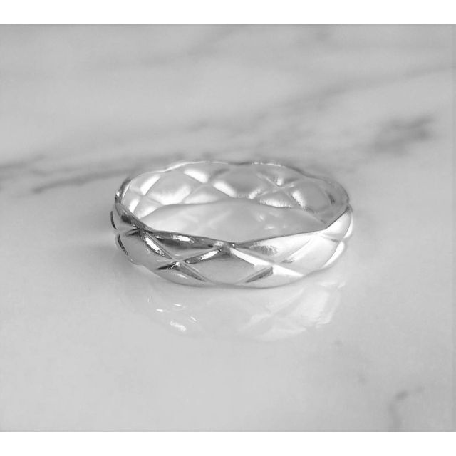 キルティング リング シルバー 19号 ステンレス キルト おしゃれ 指輪 レディースのアクセサリー(リング(指輪))の商品写真