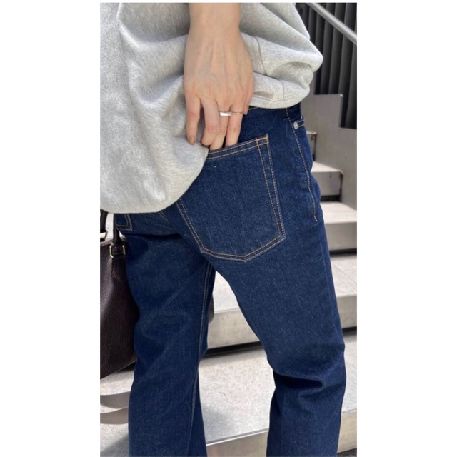 Spick & Span(スピックアンドスパン)のSpick & Span リンスデニムフレアレッグパンツ レディースのパンツ(デニム/ジーンズ)の商品写真