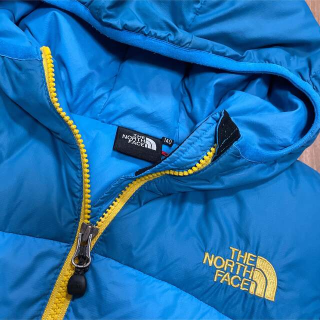 THE NORTH FACE(ザノースフェイス)のノースフェイス ダウン140cm キッズ/ベビー/マタニティのキッズ服男の子用(90cm~)(ジャケット/上着)の商品写真