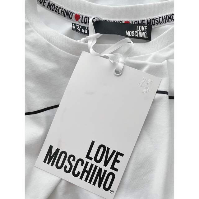 MOSCHINO(モスキーノ)の【新品】MOSCHINO モスキーノ  ロゴ ホワイト 長袖Tシャツ レディースのトップス(Tシャツ(長袖/七分))の商品写真