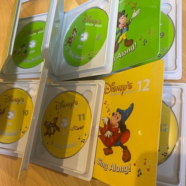 Disney(ディズニー)のmiyo様専用⭐︎DWEシングアロング DVD12巻 ディズニー英語システム キッズ/ベビー/マタニティのおもちゃ(知育玩具)の商品写真