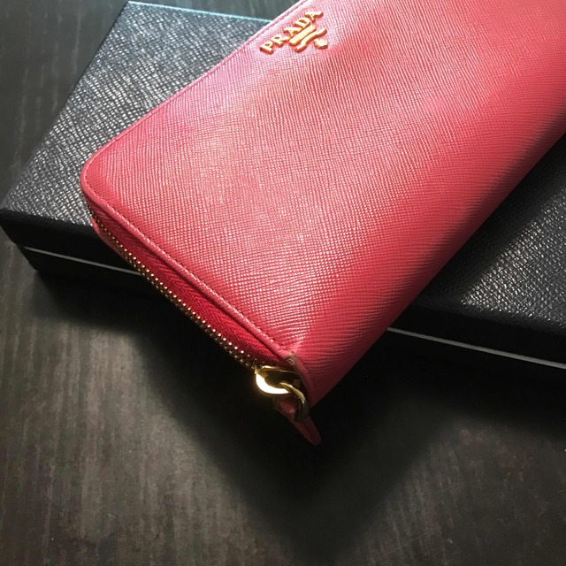 PRADA(プラダ)のPRADA プラダ 長財布　サフィアーノ  ピンク　ピオニー　ウォレット　ミニ レディースのファッション小物(財布)の商品写真