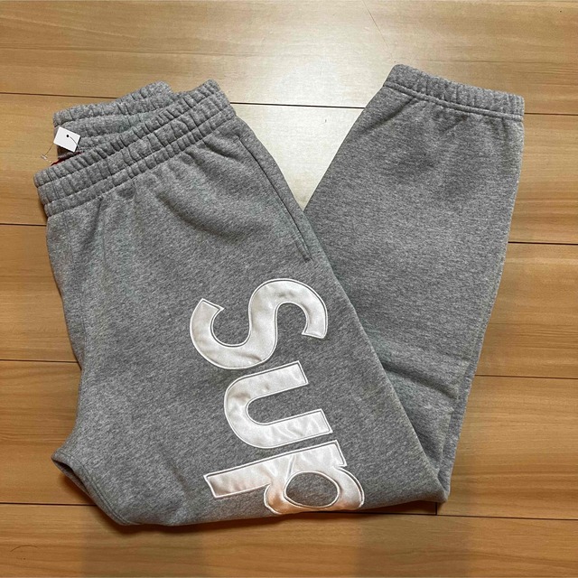 グレーS Supreme Satin Applique Sweatpant 直営通販サイト メンズ