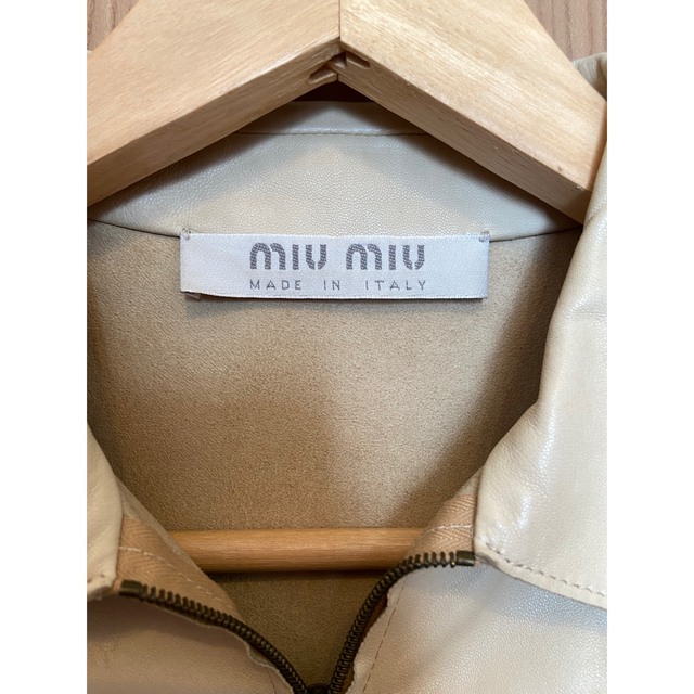 miumiu(ミュウミュウ)のmiu miu レザージャケット　SIZE40 レディースのジャケット/アウター(ブルゾン)の商品写真