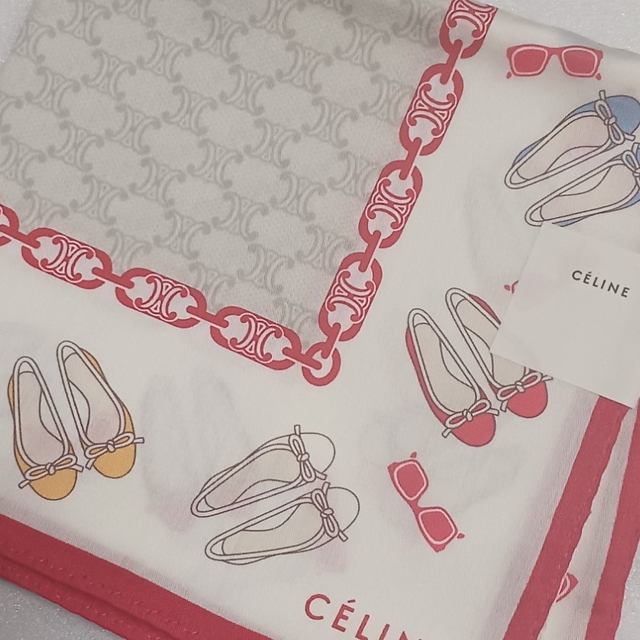 celine(セリーヌ)の値下げ📌セリーヌ☆大判ハンカチーフ👠58×58 レディースのファッション小物(ハンカチ)の商品写真