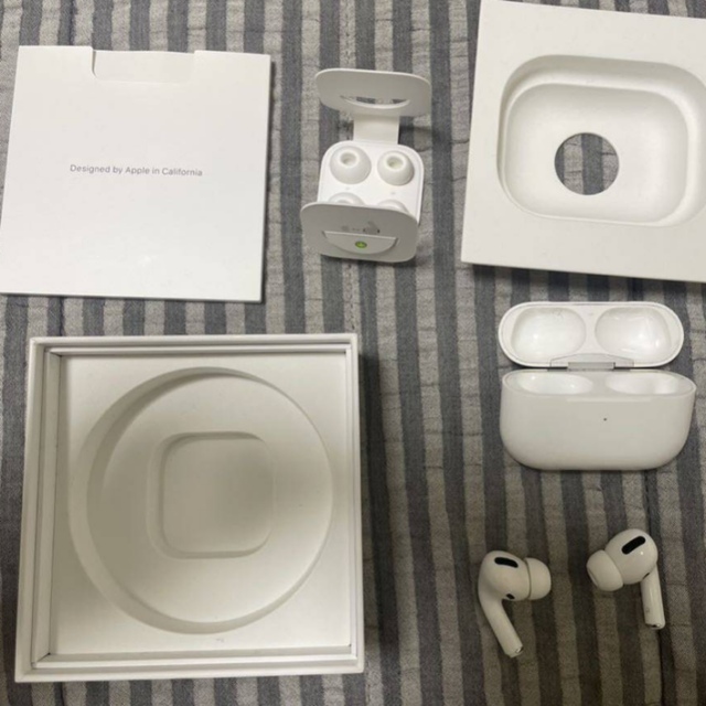 Apple AirPods Pro Wireless Charging Case