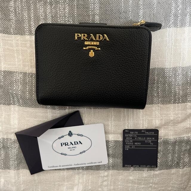 極美品 PRADA プラダ ラウンドジップ コンパクト財布 1ML018 二つ折-