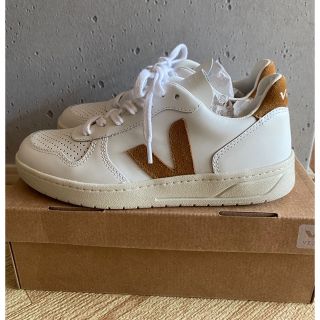 ビューティアンドユースユナイテッドアローズ(BEAUTY&YOUTH UNITED ARROWS)の新品箱付き　22AW新作！　VEJA  V-10  39サイズ　24.5〜25(スニーカー)