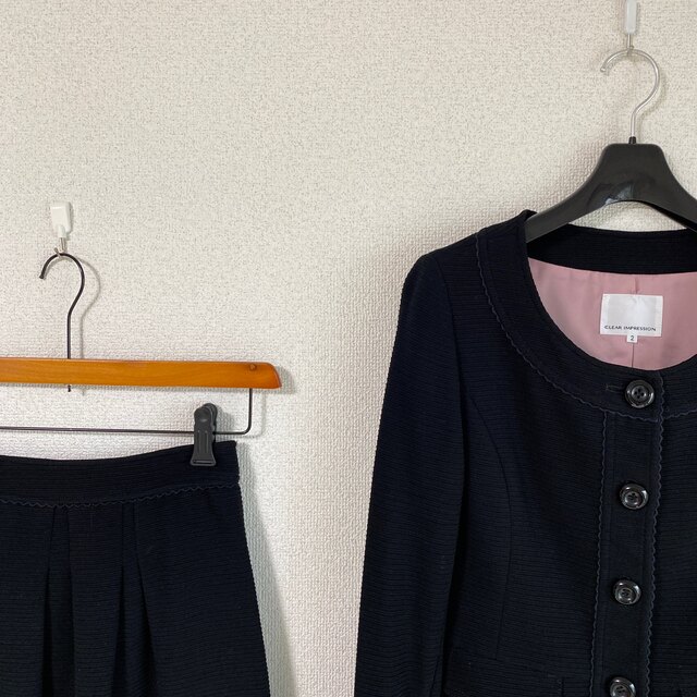 最高の 美品 クリアインプレッション 黒 ノーカラージャケット スーツ