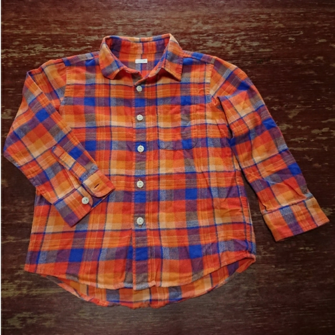 GU(ジーユー)の【GU】オレンジチェックシャツ☆サイズ110 キッズ/ベビー/マタニティのキッズ服男の子用(90cm~)(ブラウス)の商品写真