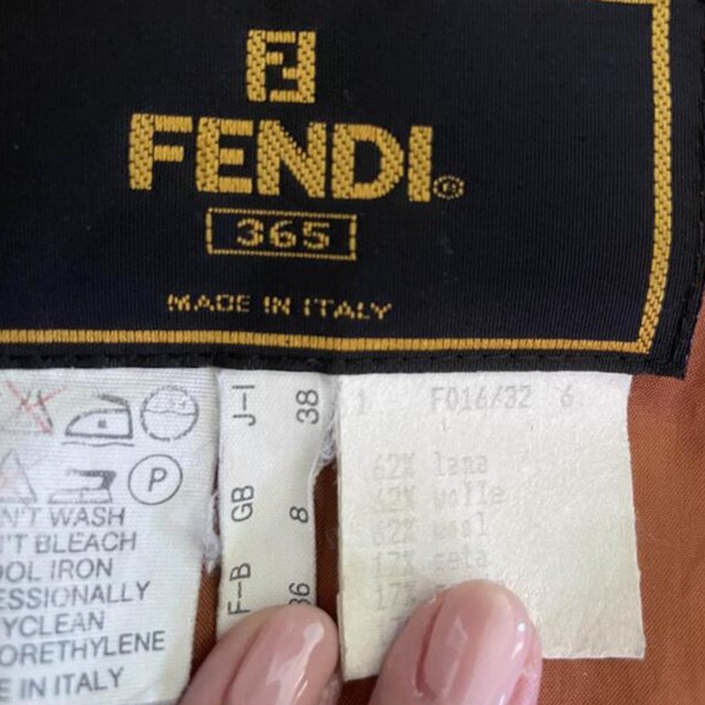 FENDI(フェンディ)のFENDI コート レディースのジャケット/アウター(ロングコート)の商品写真