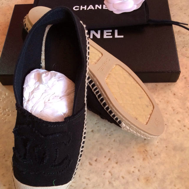 CHANEL(シャネル)のCHANEL❤︎フラットシューズ レディースの靴/シューズ(スニーカー)の商品写真