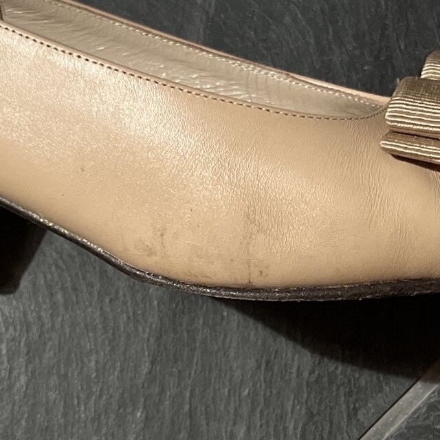 Salvatore Ferragamo(サルヴァトーレフェラガモ)のフェラガモ　VARA パンプス レディースの靴/シューズ(ハイヒール/パンプス)の商品写真