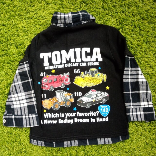 Takara Tomy(タカラトミー)のトミカ　トレーナー？100cm キッズ/ベビー/マタニティのキッズ服男の子用(90cm~)(Tシャツ/カットソー)の商品写真