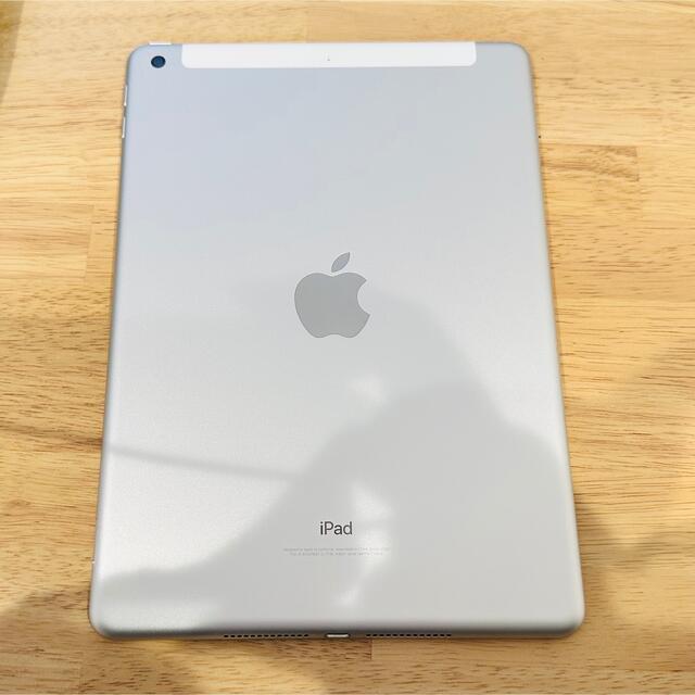 iPad 第5世代　32GB シルバー　美品