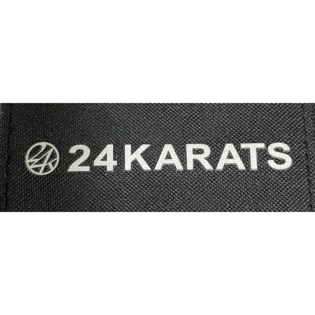 24karats(トゥエンティーフォーカラッツ)の《24KARATS》カードケース（12ポケット） インテリア/住まい/日用品の文房具(その他)の商品写真