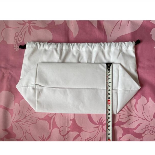 CHANEL(シャネル)のCHANEL ノベルティ 巾着ポーチ レディースのファッション小物(ポーチ)の商品写真