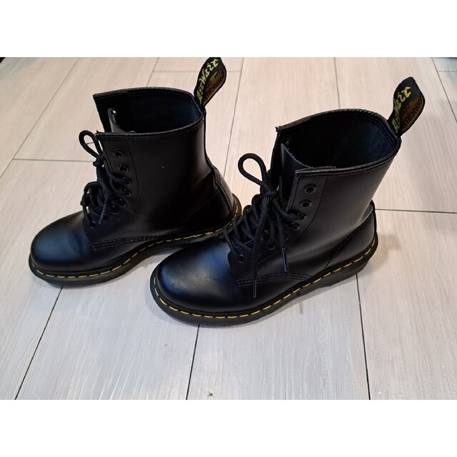 Dr.Martens(ドクターマーチン)の最終値下げ！　送料無料　Dr.Martens 1460 8ホール　24cm レディースの靴/シューズ(ブーツ)の商品写真