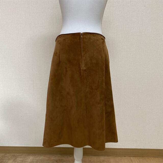 STRASBURGO MUS スエード ボックスプリーツスカート レディースのスカート(ひざ丈スカート)の商品写真