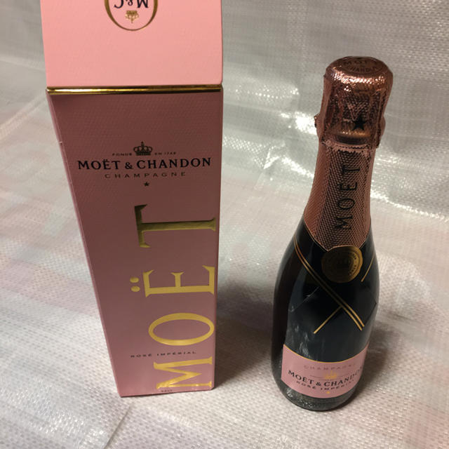 MOËT & CHANDON(モエエシャンドン)の☆モエシャン ロゼ 375ml☆ 食品/飲料/酒の酒(シャンパン/スパークリングワイン)の商品写真