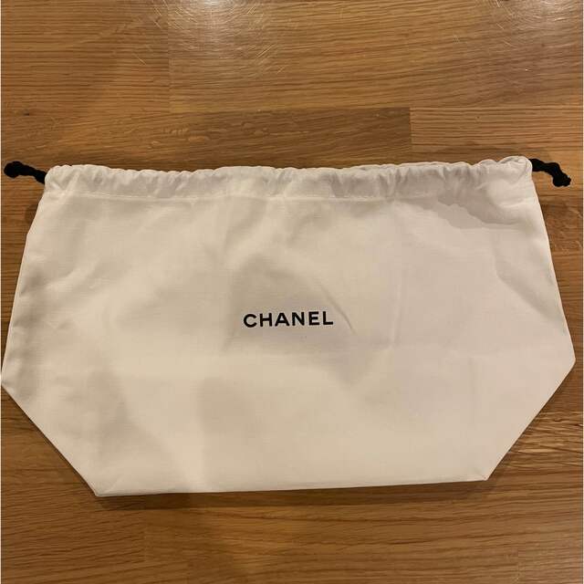 CHANEL(シャネル)のシャネル　ノベルティ　巾着ポーチ レディースのファッション小物(ポーチ)の商品写真