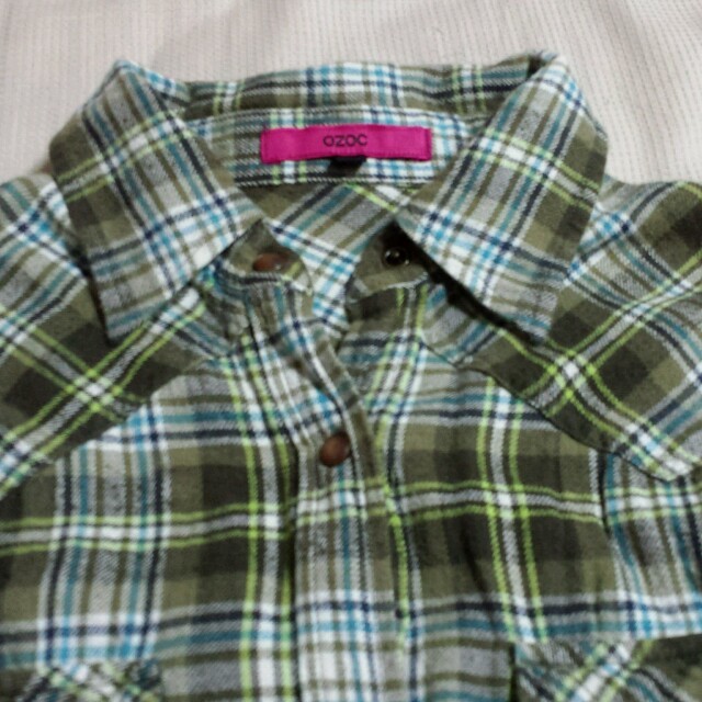OZOC(オゾック)のグリーンチェックシャツ レディースのトップス(シャツ/ブラウス(長袖/七分))の商品写真