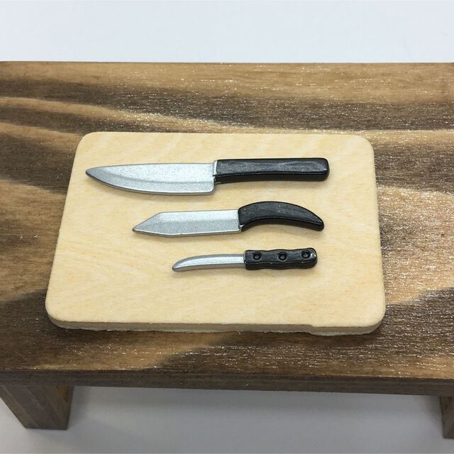 ミニチュア包丁 ナイフ3種&まな板セット ミニチュアキッチン　ドールハウス