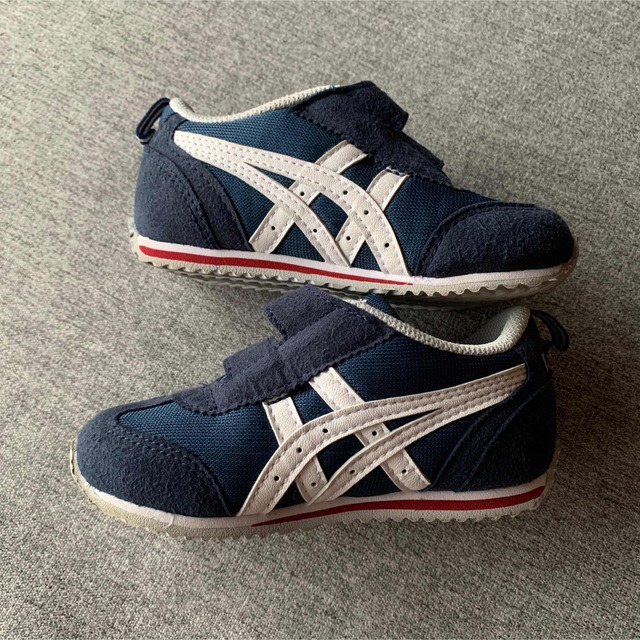 asics(アシックス)のアシックス　スクスクアイダホ15cm navy キッズ/ベビー/マタニティのキッズ靴/シューズ(15cm~)(スニーカー)の商品写真