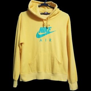 ナイキ(NIKE)のNIKE　パーカー　イエロー(パーカー)