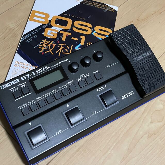 【BOSS】GT-1  電源アダプター、教本付き　傷あり