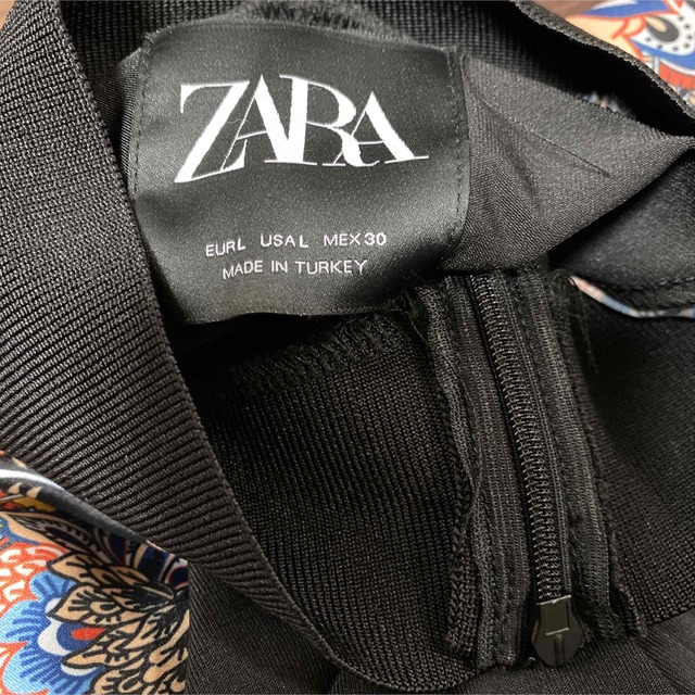 ZARA(ザラ)のZARA 切り替えロングワンピース　ブラック　オリエンタル　L レディースのワンピース(ロングワンピース/マキシワンピース)の商品写真