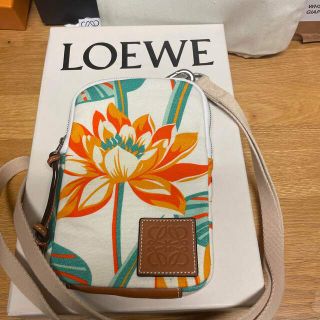 ロエベ(LOEWE)のloewe ロエベ　未使用　箱付き　本物　スマホケースポシェット(ポーチ)