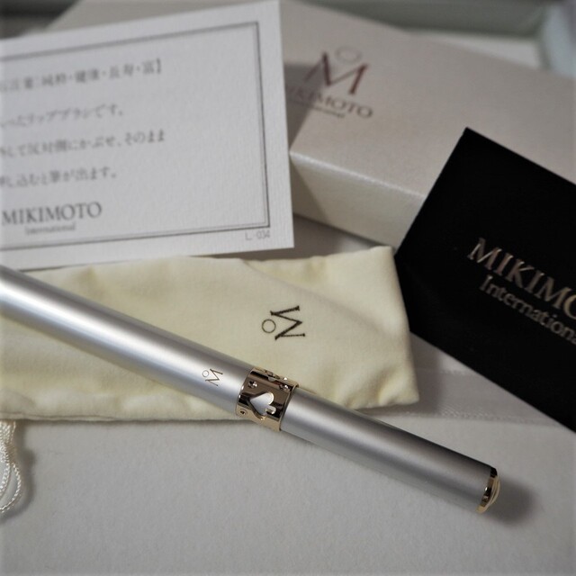 MIKIMOTO(ミキモト)のMIKIMOTO リップブラシ パール付き 【未使用】✾ コスメ/美容のメイク道具/ケアグッズ(ブラシ・チップ)の商品写真