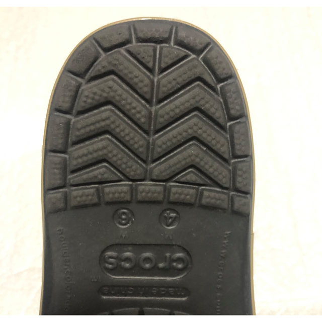クロックス　サンダル　M4 W6  22cm  迷彩　カモフラ　新品 キッズ/ベビー/マタニティのキッズ靴/シューズ(15cm~)(サンダル)の商品写真